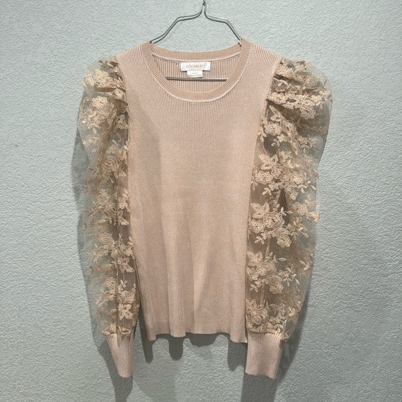 COCOBLEU Tops - COCOBLEU Ribbed Cream Lace Top